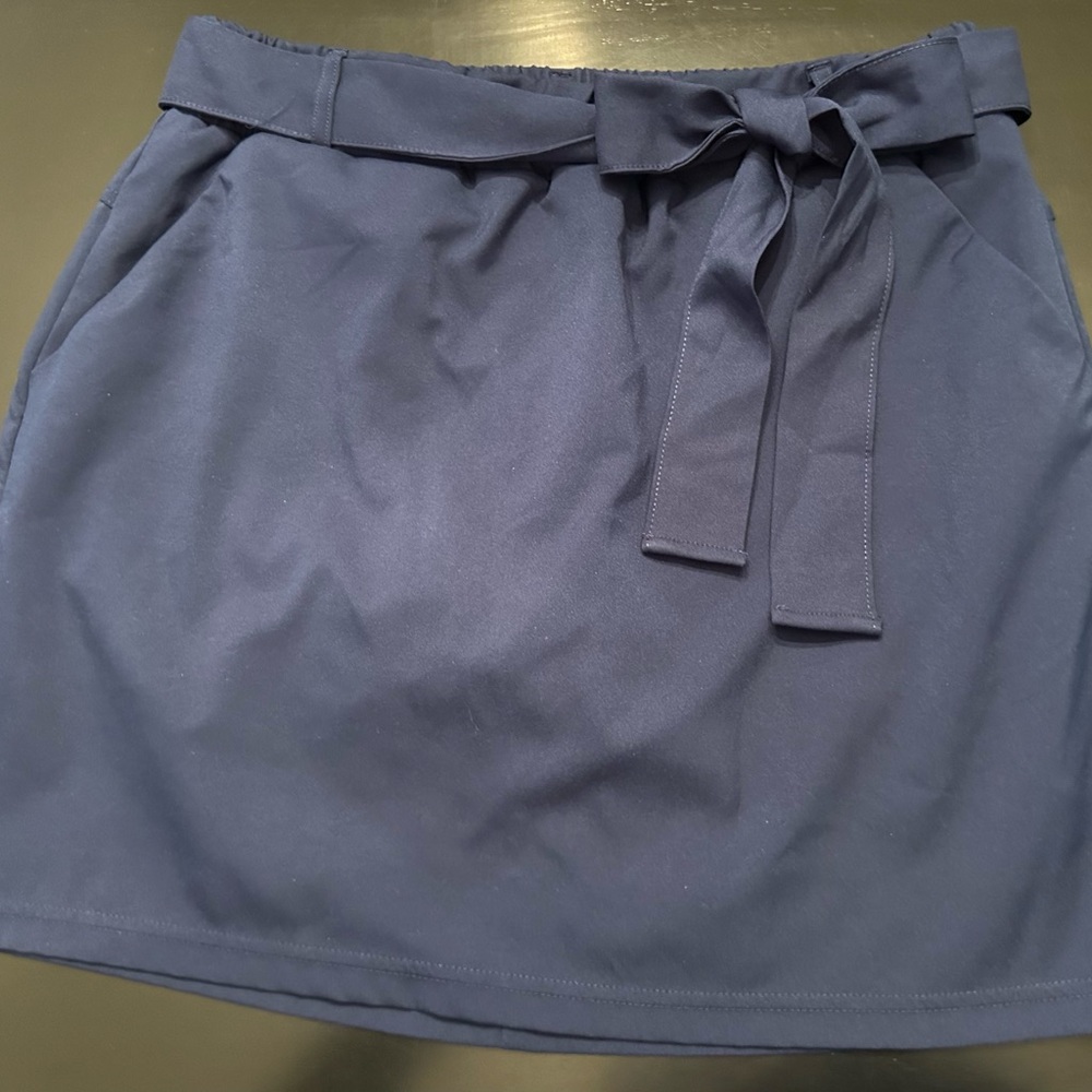 St John’s Bay Skort M Navy Pockets Optional Fabric Belt Elastic Waist Stretch